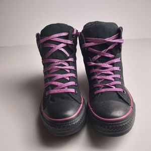 All Star Converse unisex  tennis shoes pink and black men size 5 wemon size 7